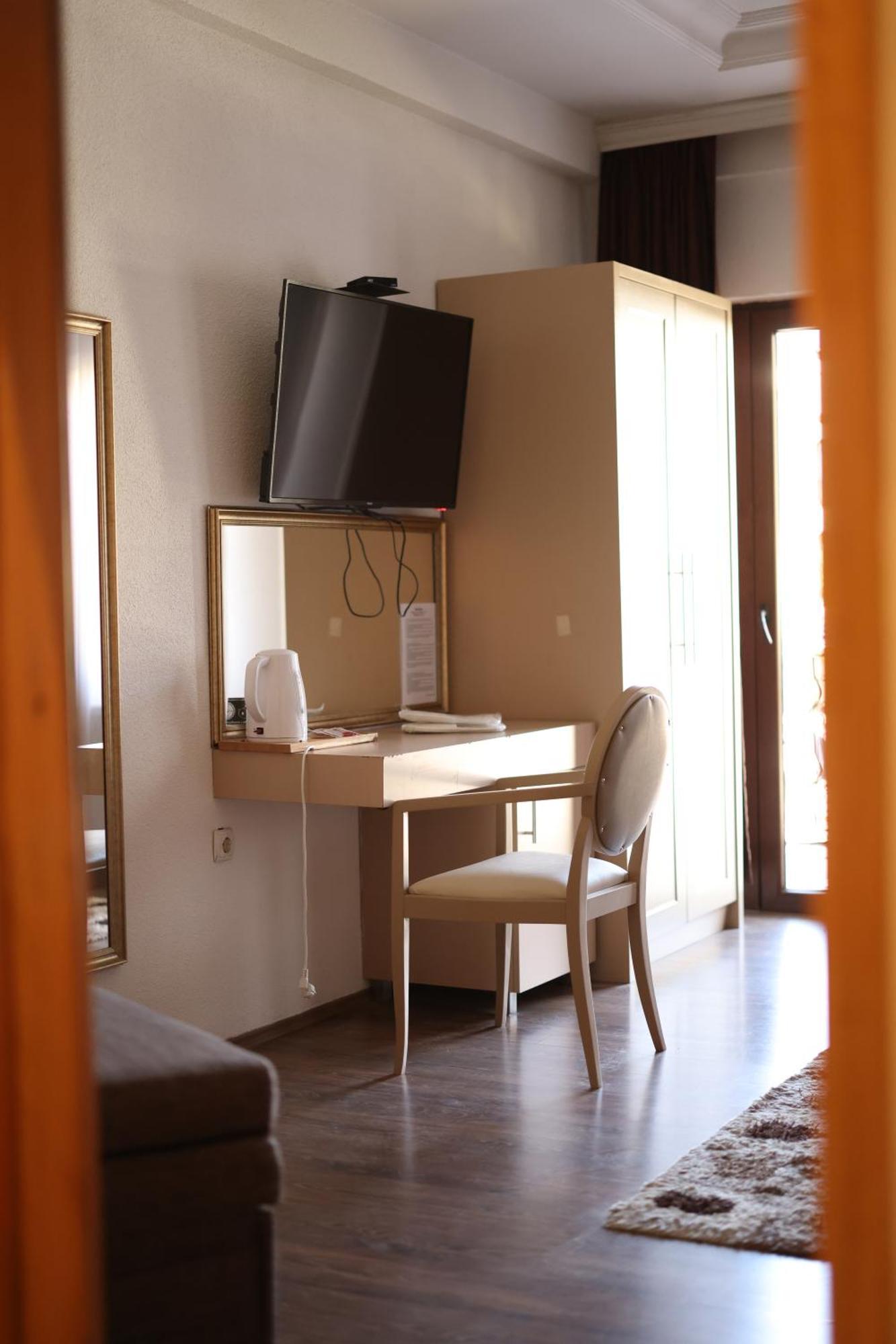 Hotel Cleon Prizren Exterior foto
